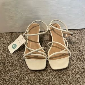 BNWT a new day white sandals